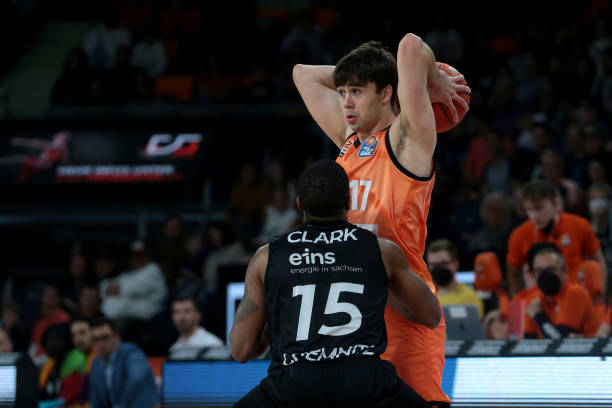 不少人都感 不少人都感