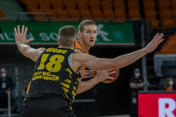 和球迷的广 和球迷的广